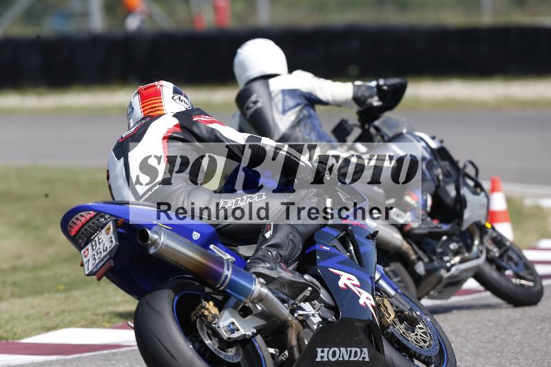 /Archiv-2025/49 26.08.2025 Cornu Master School ADR/gruen-vert/87